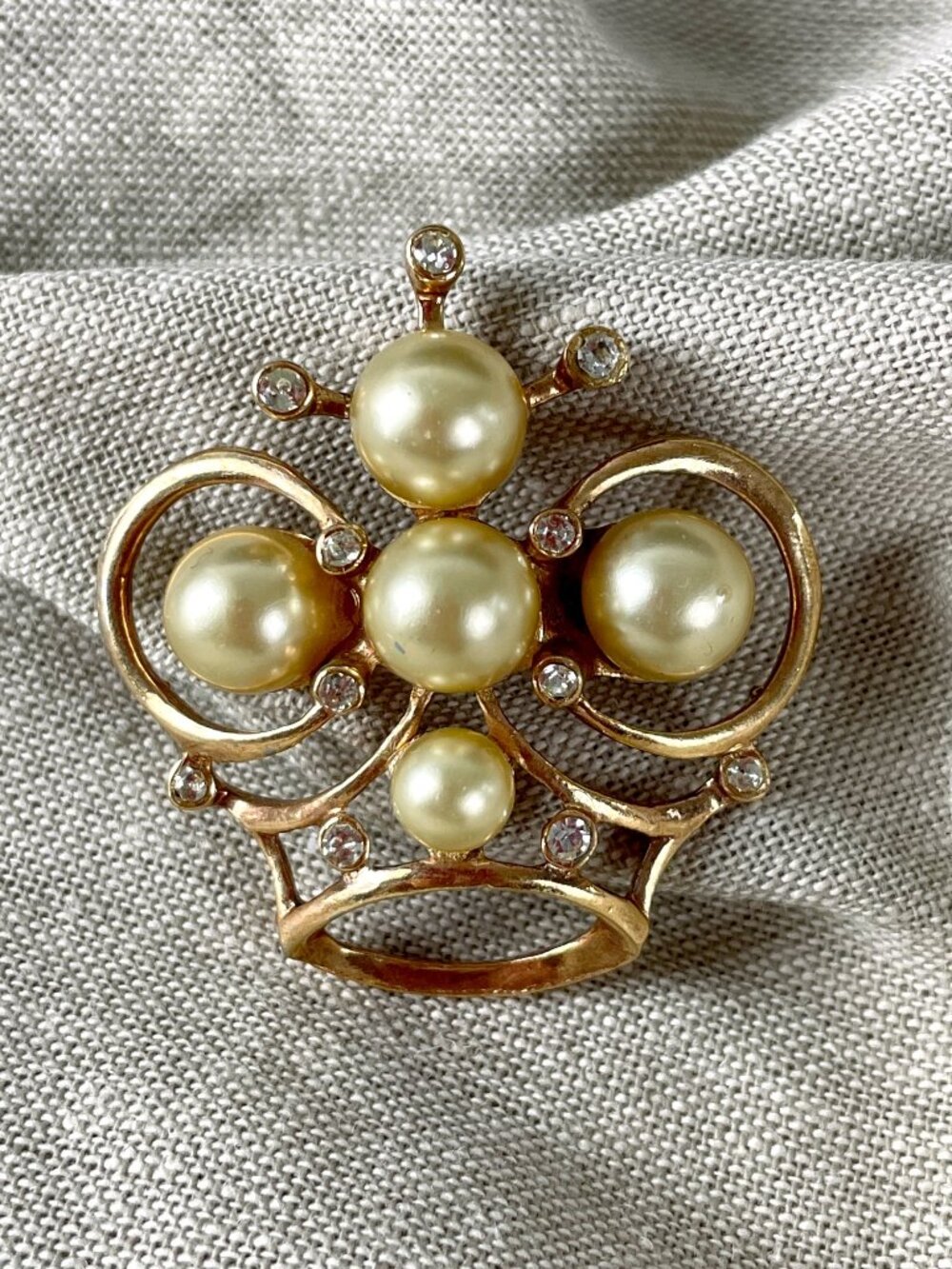 Vintage 1950s Crown Brooch Cream Faux Pearls, Rhinestones and Gold Tone Setting